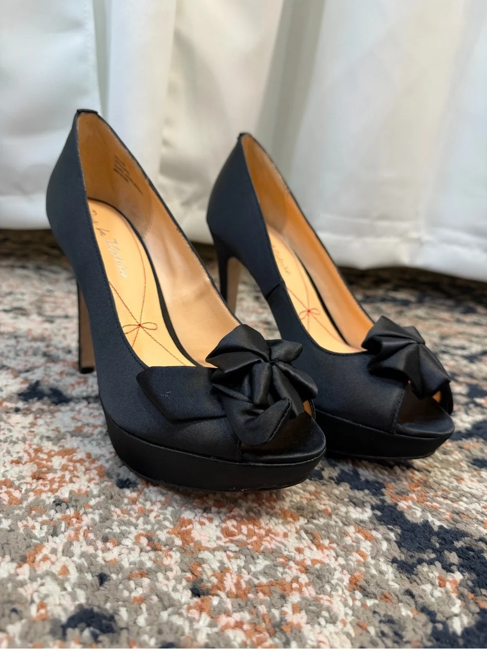 NWT Pour La Victoire ‘Stella’ Platform Peep-Toe Heels in Black Satin Size 8